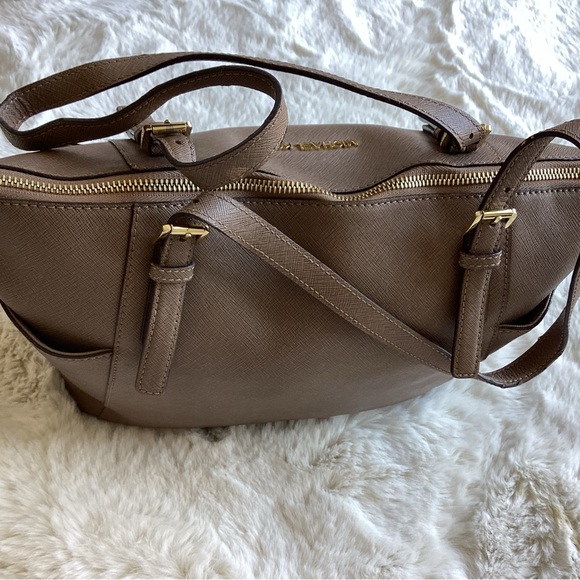 Michael Kors Handbag - Picture 7 of 12